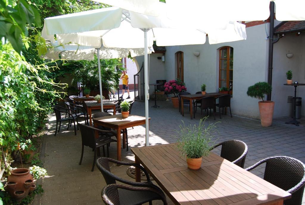 Landhotel St. Gereon Nackenheim Exteriör bild